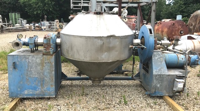 used Approx. 20 Cu.Ft. Komline Sanderson Double Cone Vacuum Dryer.  Rated 15 PSI/FV @ 250 Deg.F. Internal . Rated 45 PSI @ 250 Deg.F. Jacket. NB# 64. Drive is 5 HP 208-220/440 volt, 1745 rpm XP Vari-Speed drive.  Also has a bar drive (no bar available). (Tumble Dryer). Overall dimensions 161